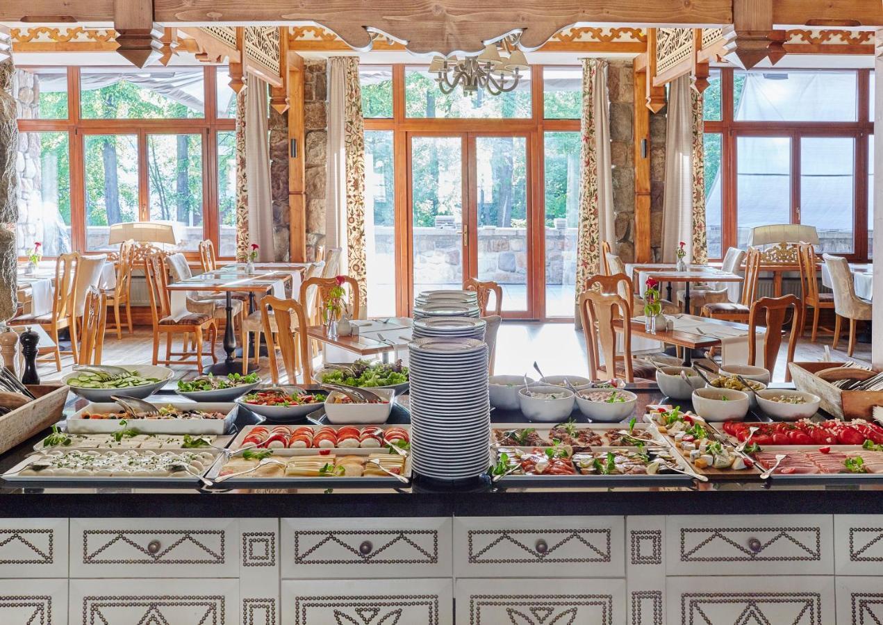 Aries Hotel & Spa Zakopane Exterior photo A salad bar